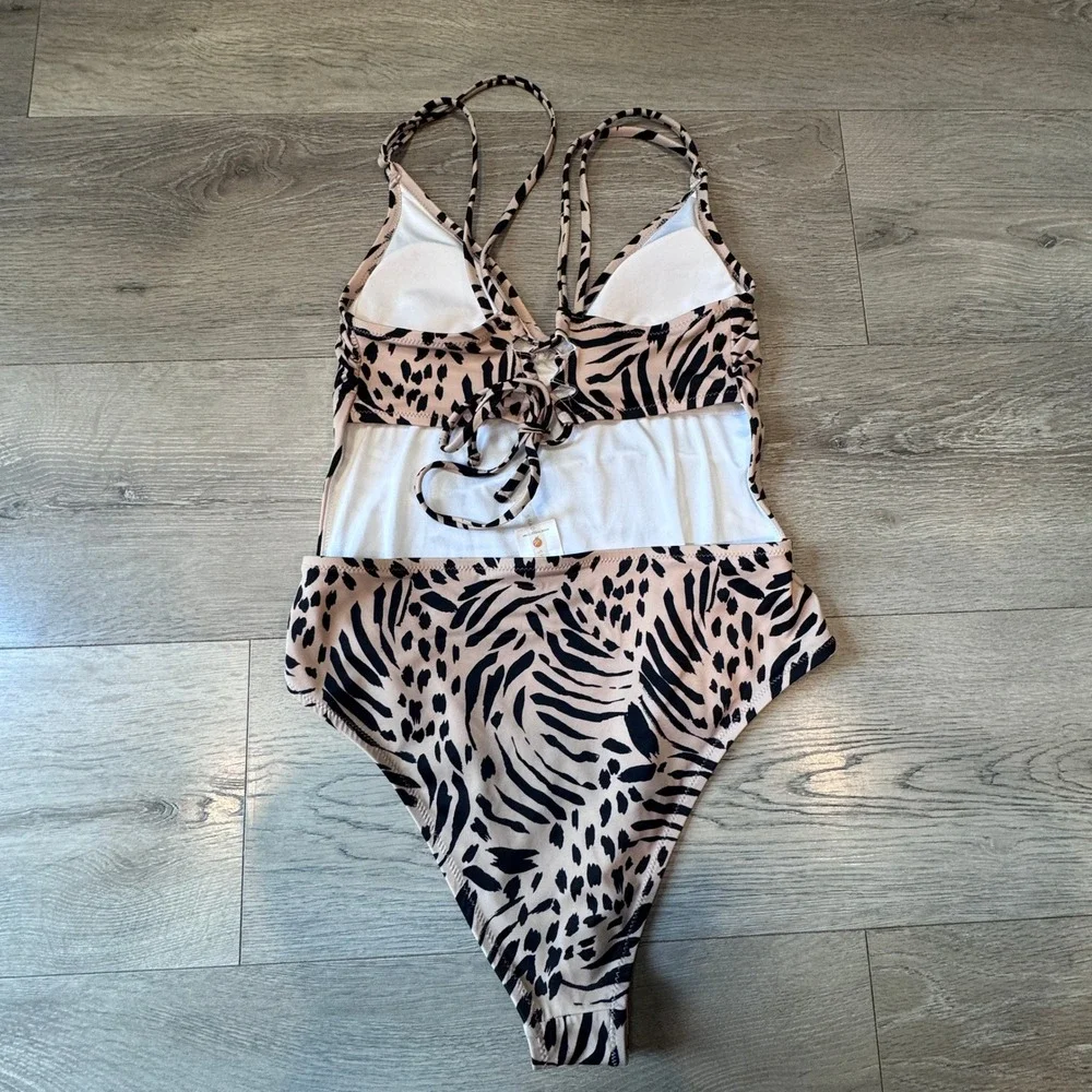 Shade & Shore Animal Print Lace Up Back One Piece Swimsuit Medium M